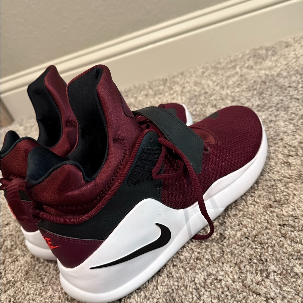 Nike KWAZI mens Maroon